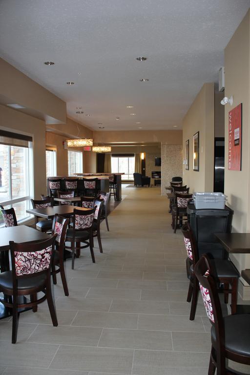 Comfort Inn & Suites Edmonton International Airport Nisku Bagian luar foto