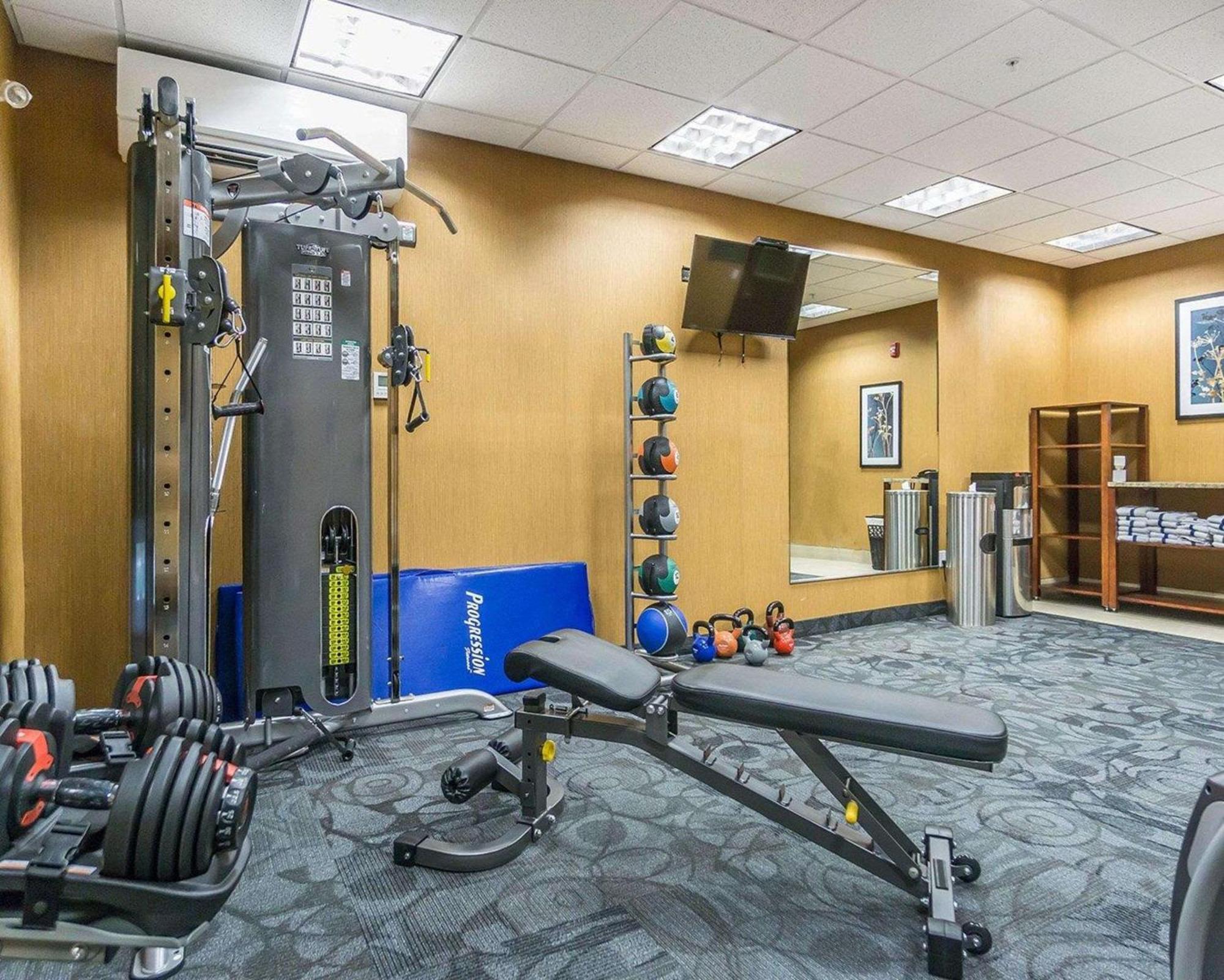 Comfort Inn & Suites Edmonton International Airport Nisku Bagian luar foto