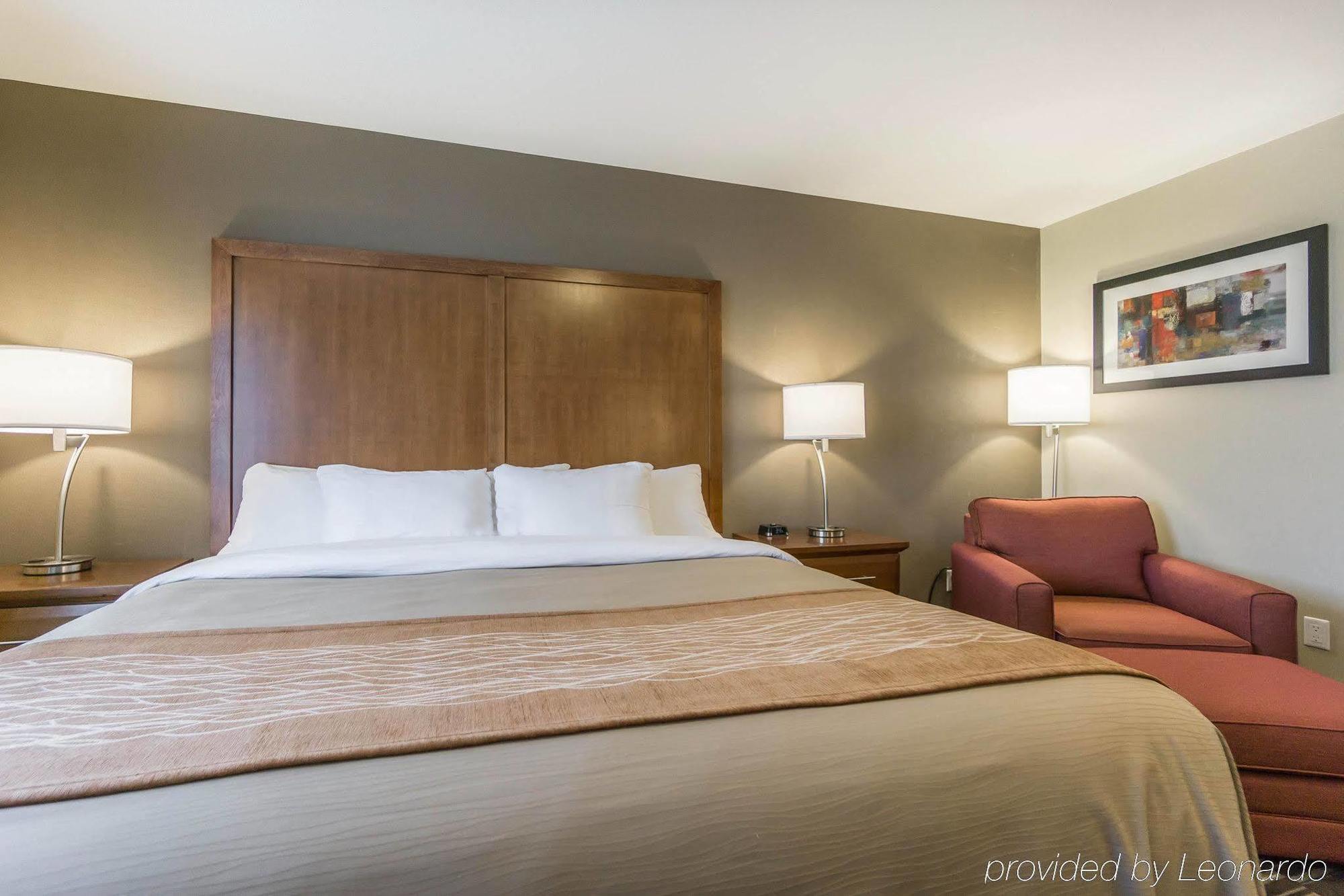 Comfort Inn & Suites Edmonton International Airport Nisku Bagian luar foto