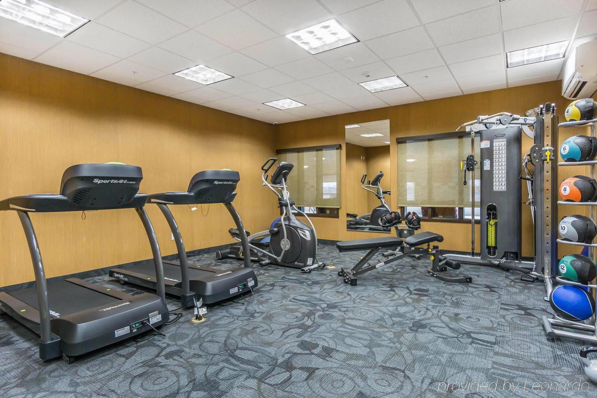 Comfort Inn & Suites Edmonton International Airport Nisku Bagian luar foto