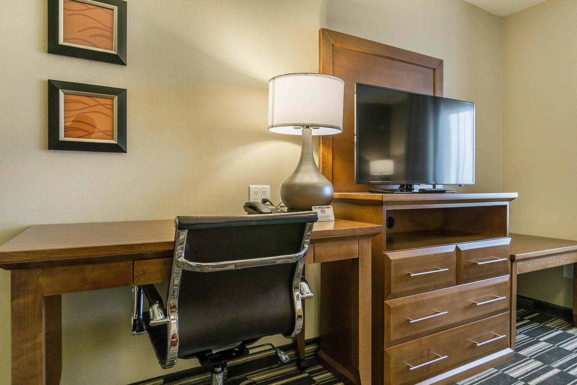Comfort Inn & Suites Edmonton International Airport Nisku Bagian luar foto